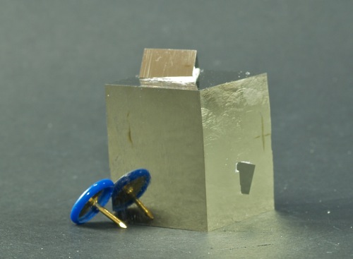 Pyrite twin
