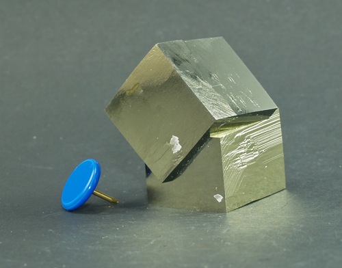Pyrite twin