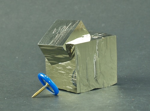 Pyrite twin