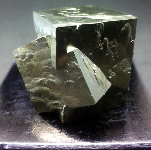 Pyrite twin