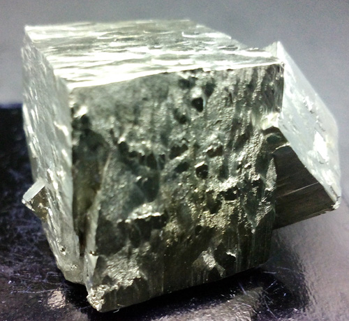 Pyrite twin