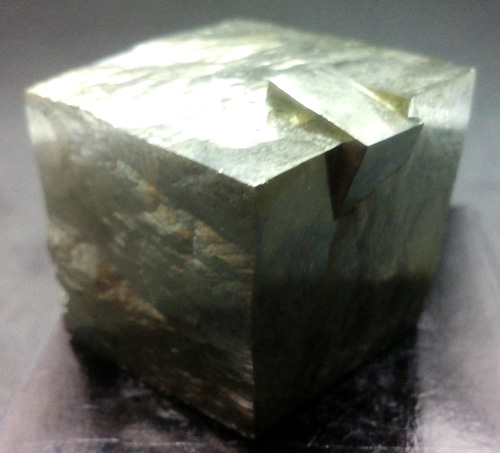 Pyrite twin