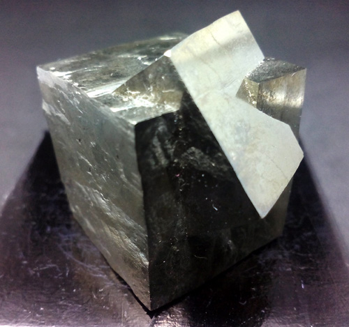 Pyrite twin